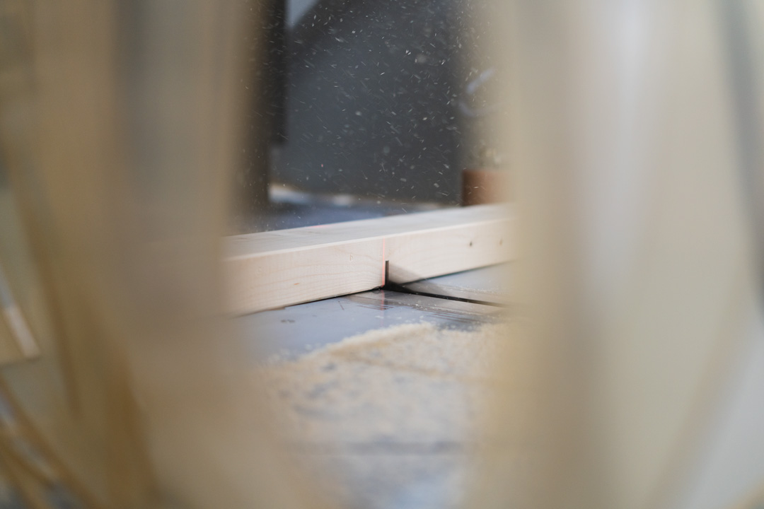 Procesos de carpintería industrial y corte CNC